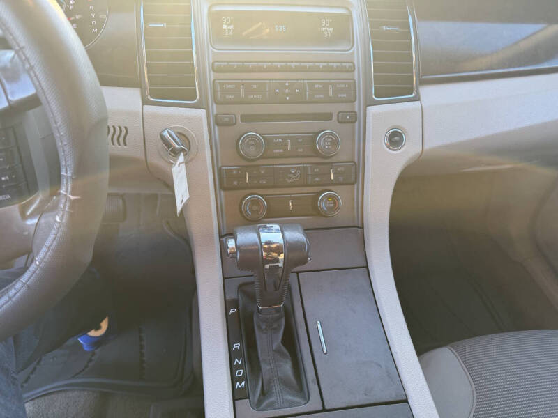 2011 Ford Taurus SEL