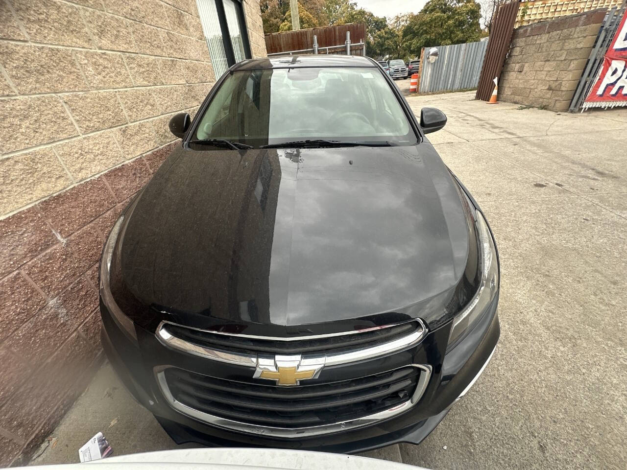 2015 Chevrolet Cruze for sale at VIP Motor Sales in Hazel Park, MI