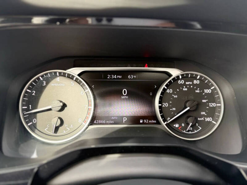 2022 Nissan Pathfinder SV