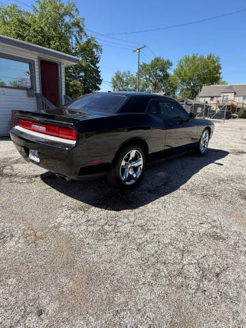 2013 Dodge Challenger SXT Plus