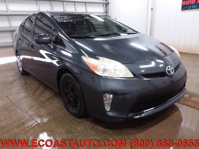 2013 Toyota Prius Three's photo