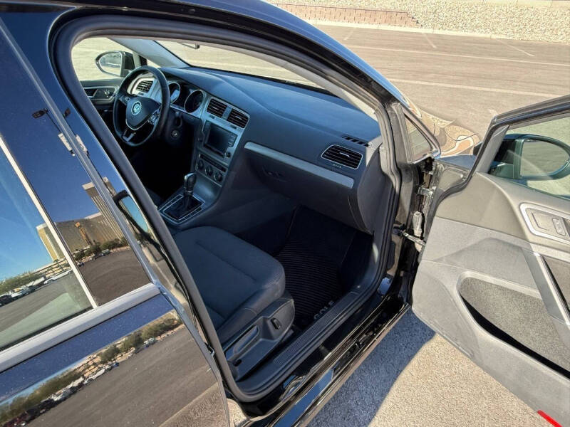 2016 Volkswagen Golf TSI S