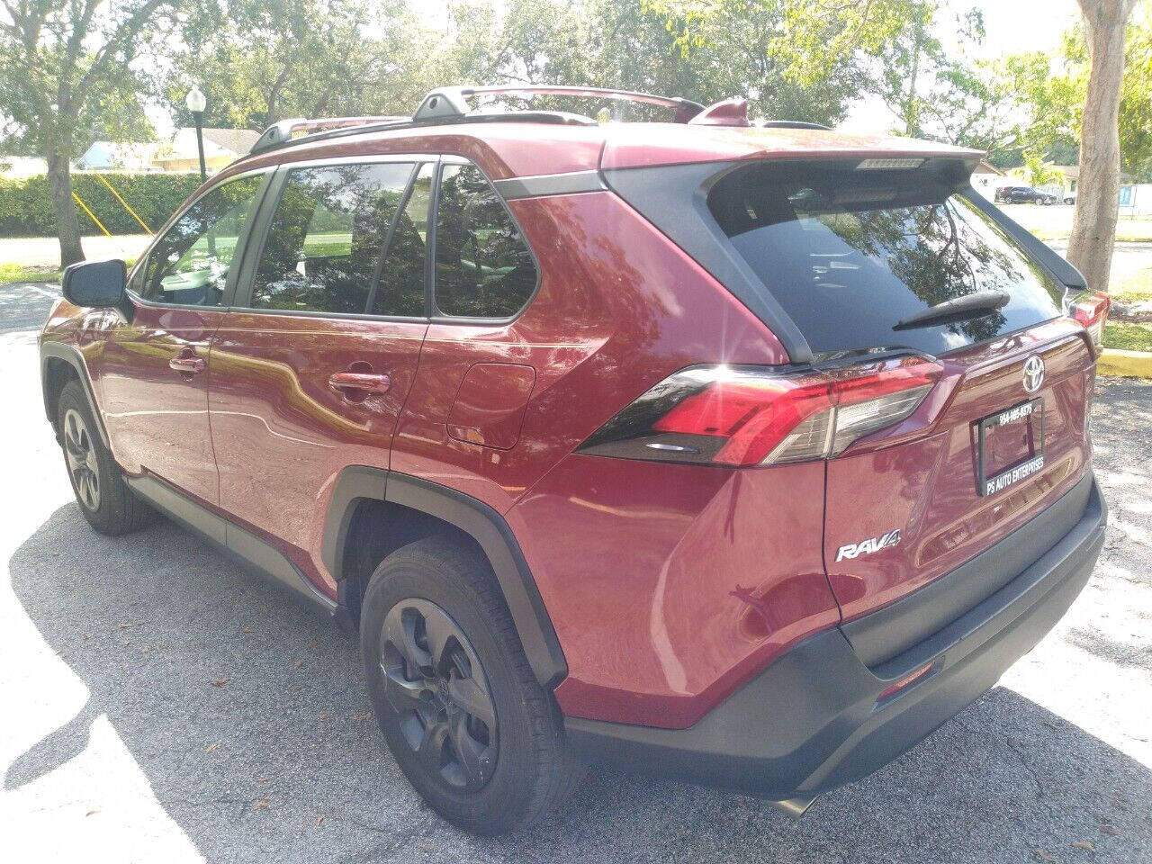 2020 Toyota RAV4 SUV / Crossover - $27,999