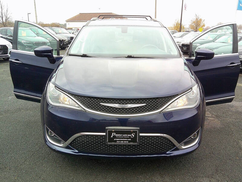 2017 Chrysler Pacifica Touring-L Plus