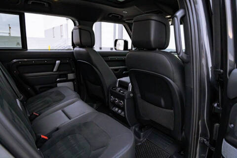 2024 Land Rover Defender 130 V8 P500