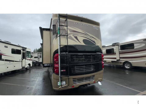 2016 Freightliner XCR Chassis