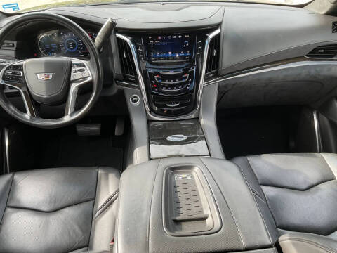 2017 Cadillac Escalade ESV Platinum