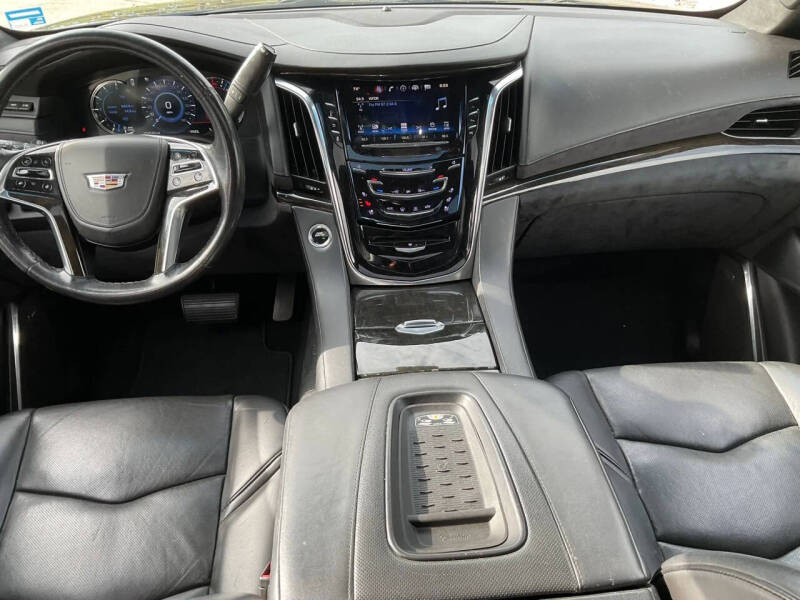 2017 Cadillac Escalade ESV Platinum