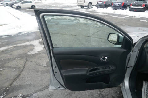 2013 Nissan Versa 1.6 SV