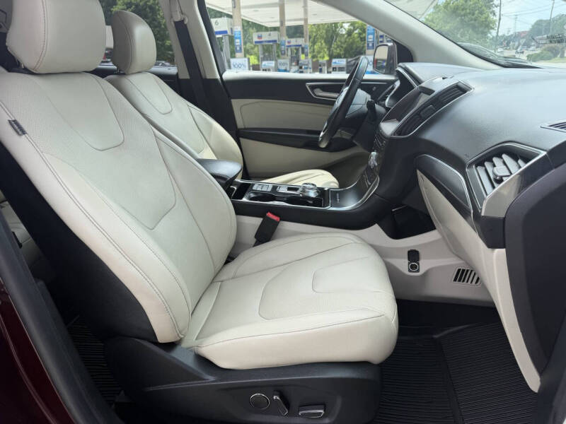 2019 Ford Edge Titanium