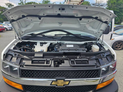 2022 Chevrolet Express 2500