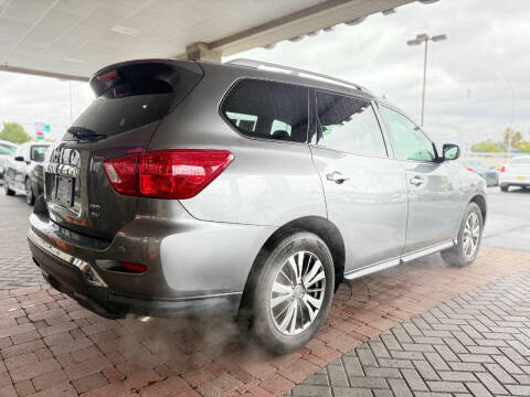 2020 Nissan Pathfinder SV