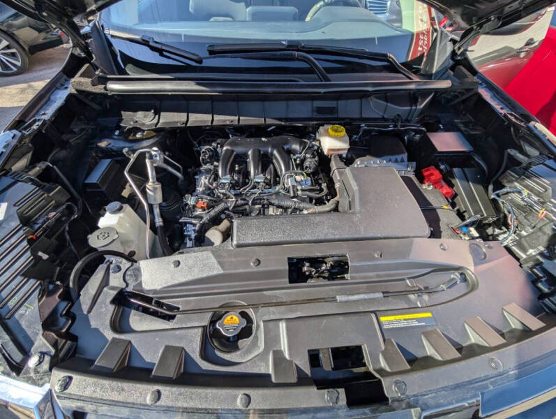 2024 Nissan Pathfinder SV