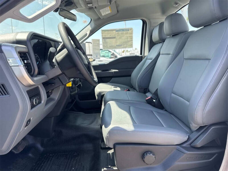 2025 Ford F-350 Super Duty XL