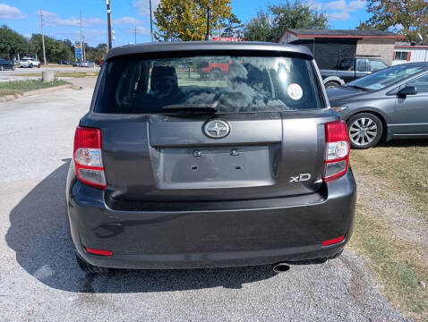 2010 Scion xD