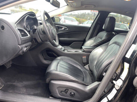 2017 Chrysler 200 Limited