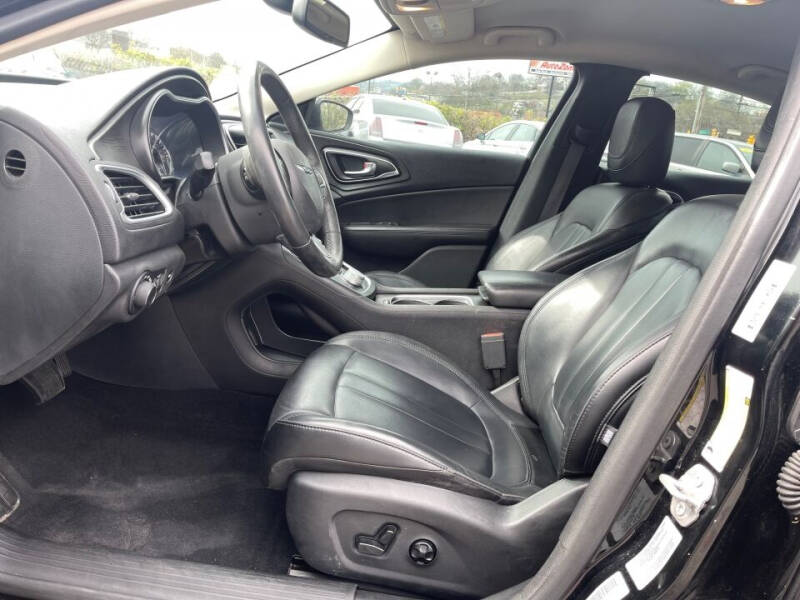 2017 Chrysler 200 Limited