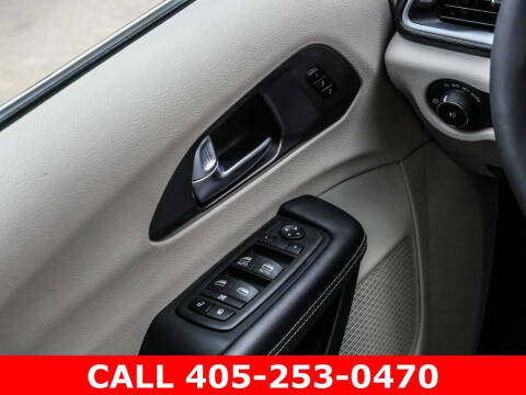 2024 Chrysler Pacifica Plug-In Hybrid Select