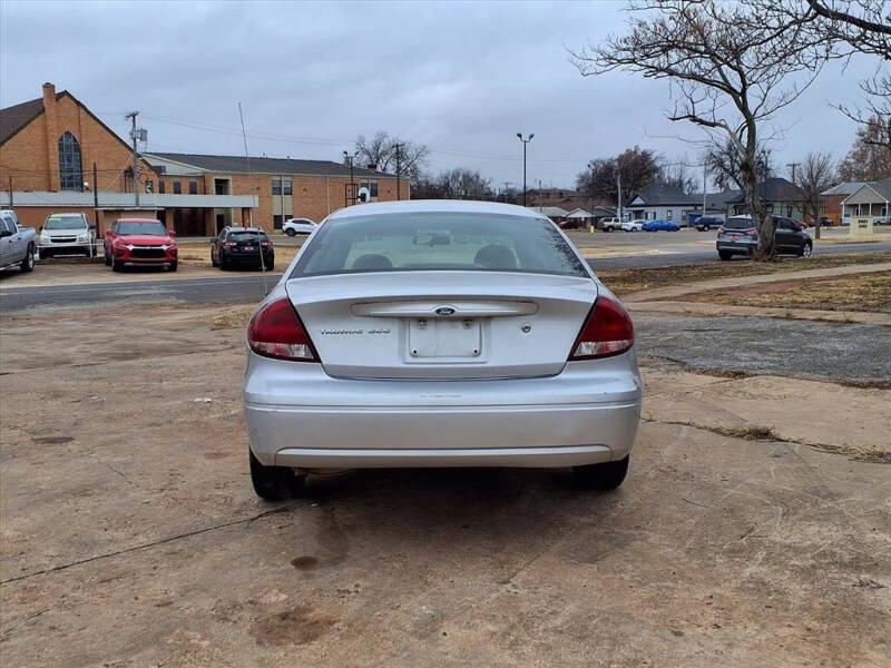 2004 Ford Taurus SES