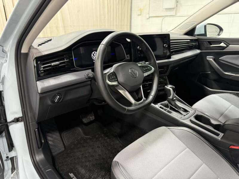 2025 Volkswagen Jetta SE