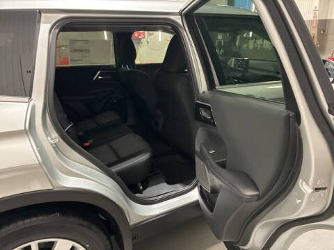 2025 Mitsubishi Outlander ES