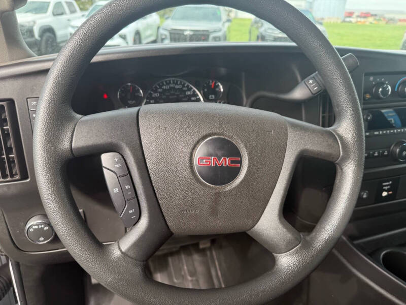 2022 GMC Savana 2500