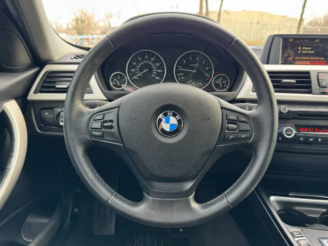 2015 BMW 3 Series 320i
