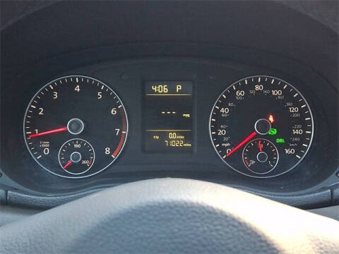 2014 Volkswagen Passat 1.8T S PZEV