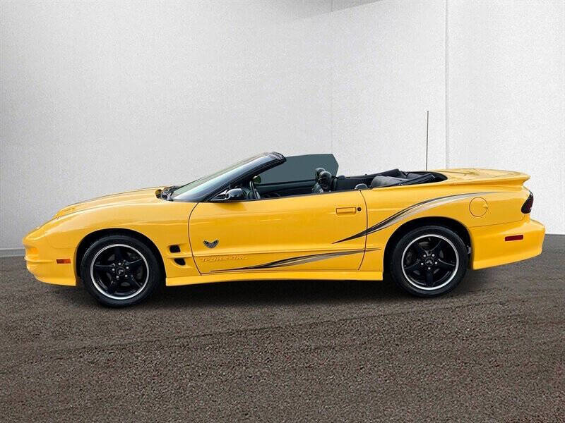 2002 Pontiac Firebird Trans Am photo 2