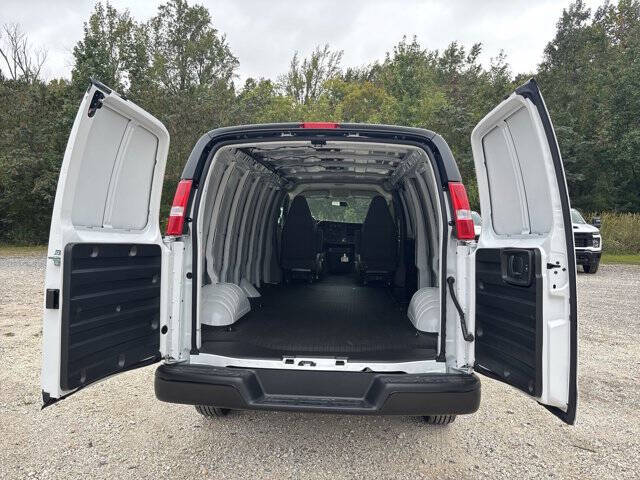 2025 Chevrolet Express 2500