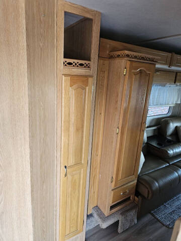 2004 Lexington Class C Mini Motorhome