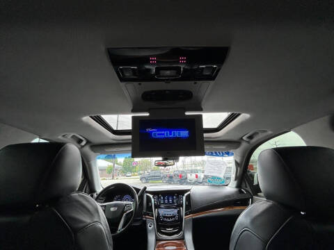 2018 Cadillac Escalade Luxury