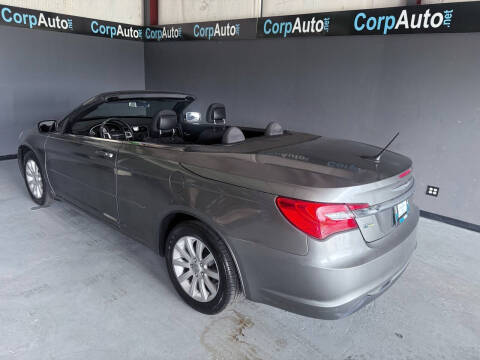 2013 Chrysler 200 Touring