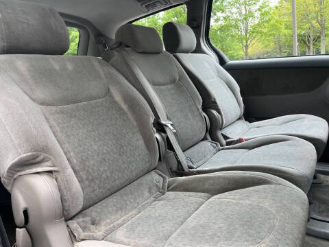 2005 Toyota Sienna CE 8 Passenger