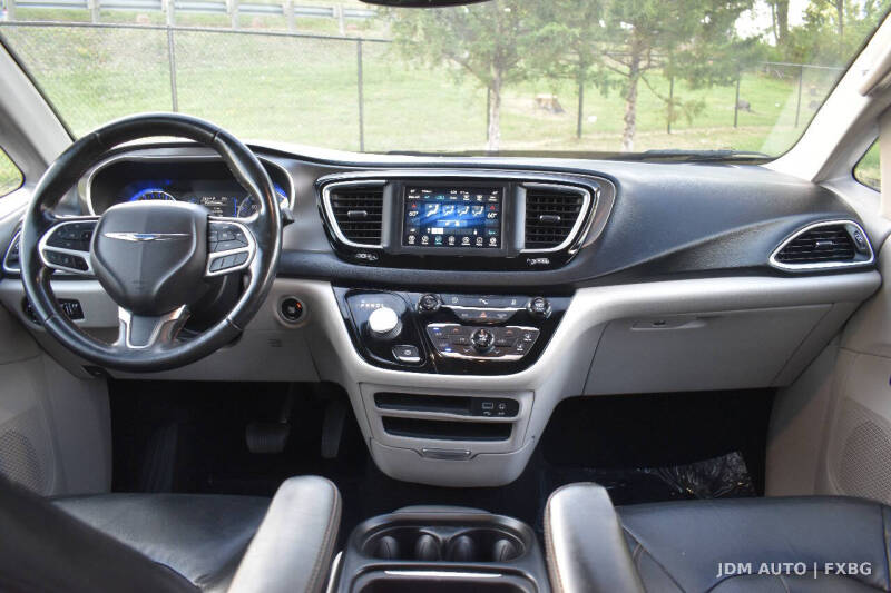 2020 Chrysler Pacifica Touring L