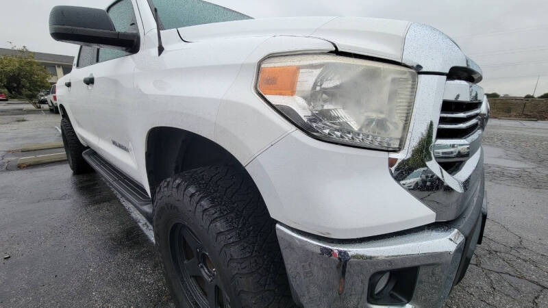 2017 Toyota Tundra SR5