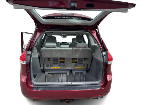 2013 Toyota Sienna L 7-Passenger