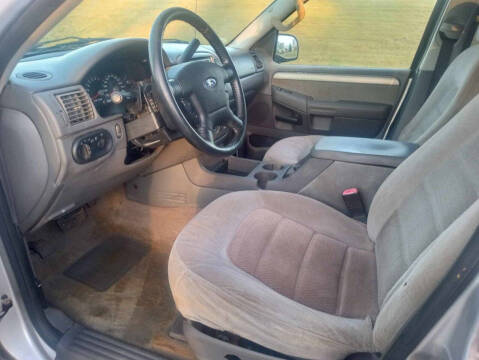 2004 Ford Explorer XLT