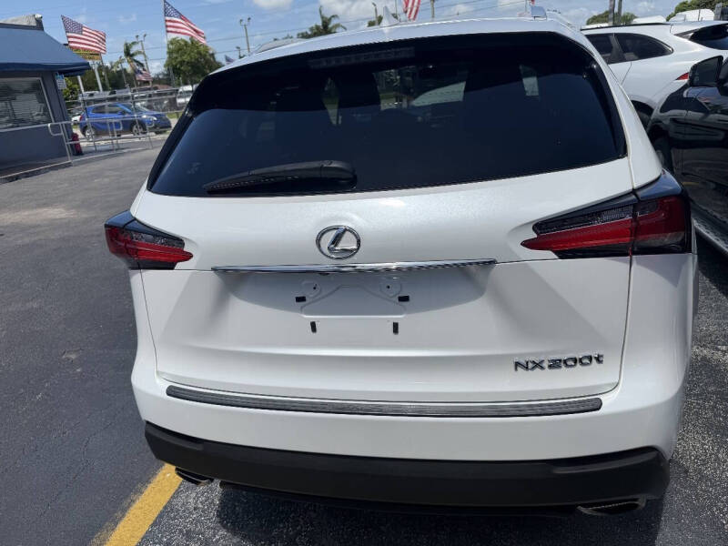 2017 Lexus NX 200t