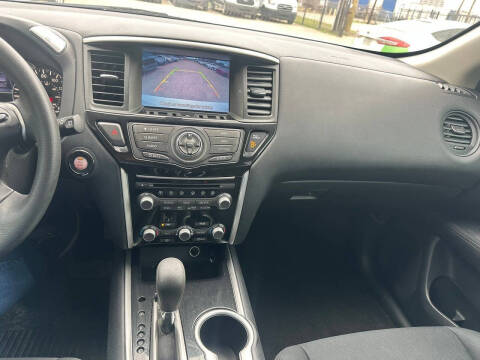 2017 Nissan Pathfinder S