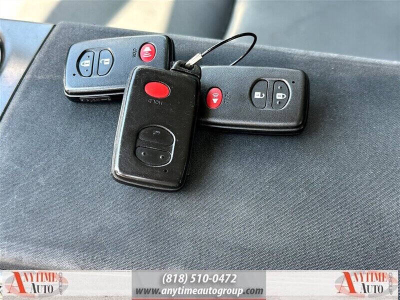 2012 Toyota Prius v Five