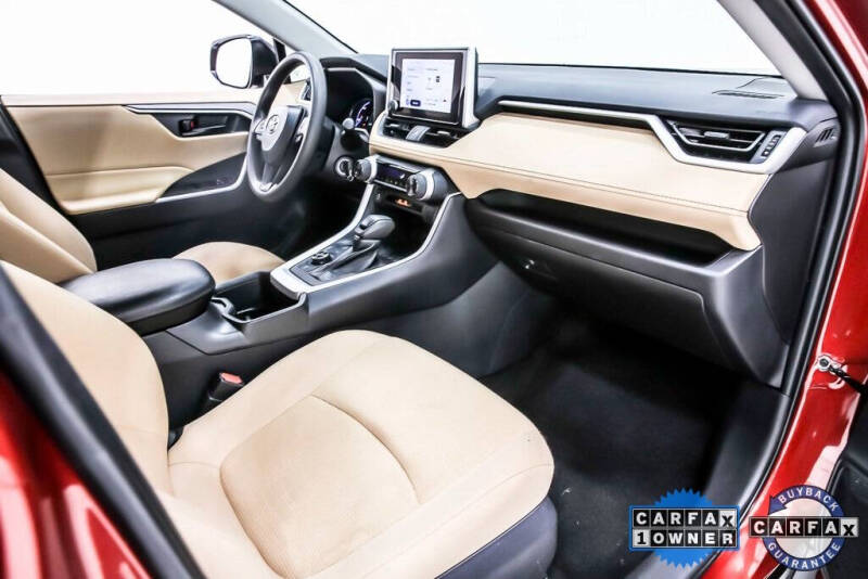 2024 Toyota RAV4 Hybrid LE