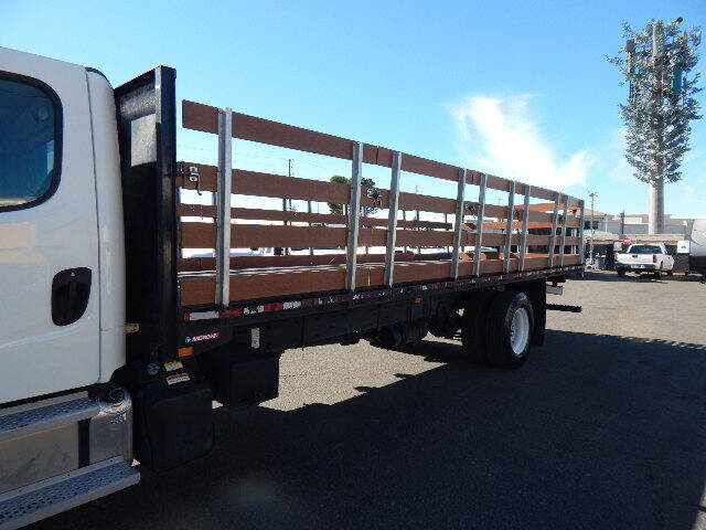 2017 Freightliner M2 106