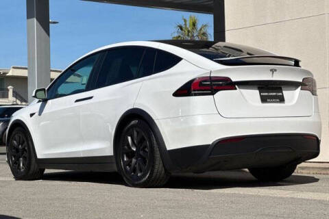 2023 Tesla Model X Standard Range
