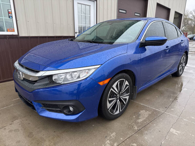 Used 2018 Honda Civic EX-T with VIN 19XFC1E34JE000554 for sale in Dakota City, NE