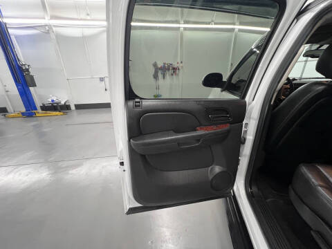 2014 Chevrolet Suburban LT