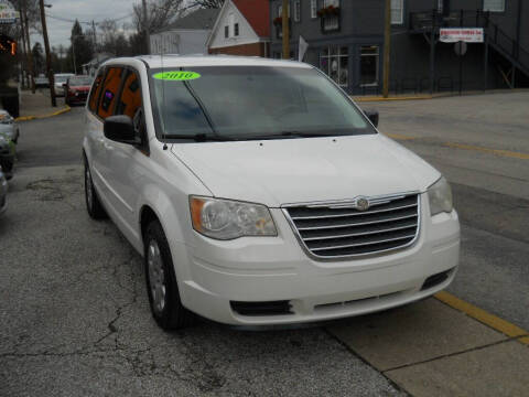 2010 Chrysler Town and Country LX