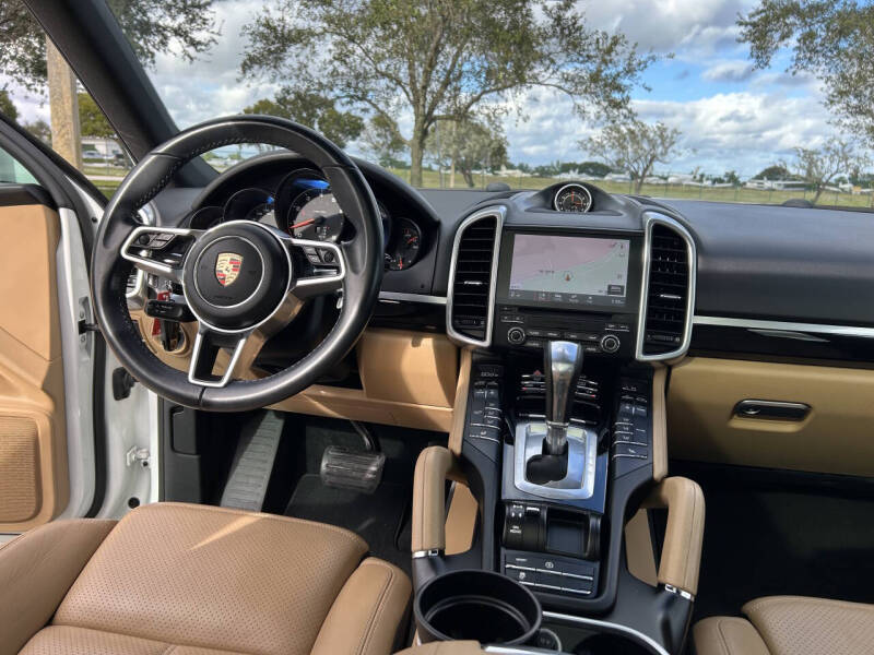 2017 Porsche Cayenne Platinum Edition
