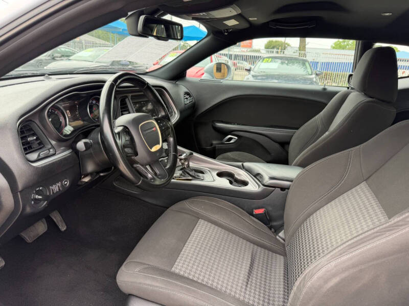 2021 Dodge Challenger SXT
