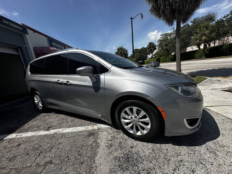 2019 Chrysler Pacifica Touring L